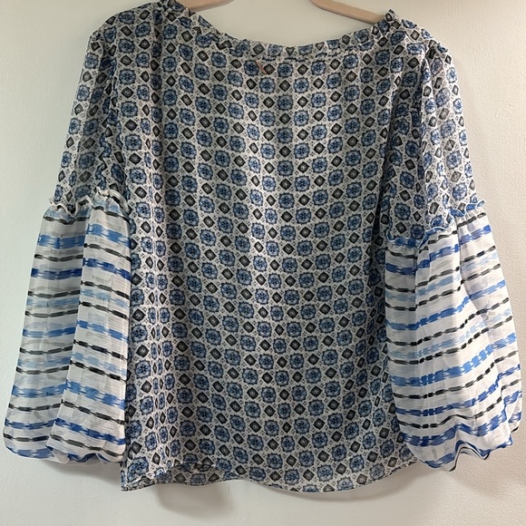 Misa Los Angeles size S blue, navy,and white blouse - Picture 4 of 4